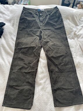 Old Navy Corduroy Extra High Rise Sky-Hi Wife Leg Pants in Olive Green